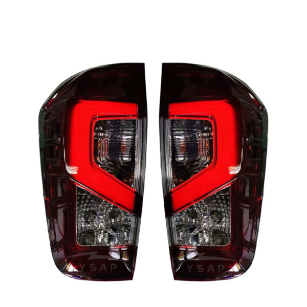 Nissan Navara NP300 Taillight - 图片 2